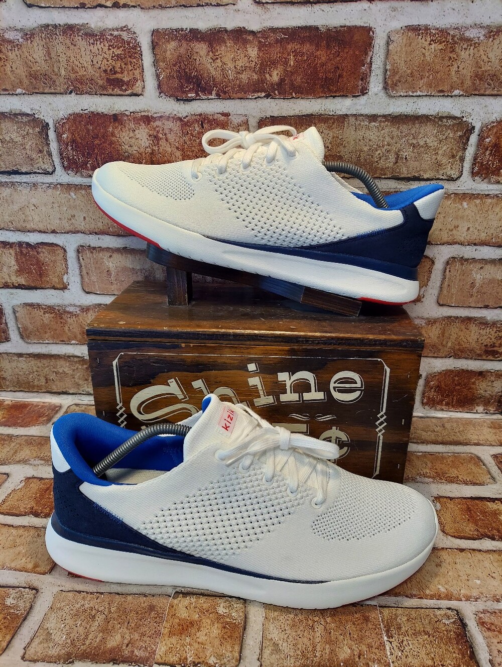 Pre-owned Kizik Lima Liberty Hands Free Sneakers